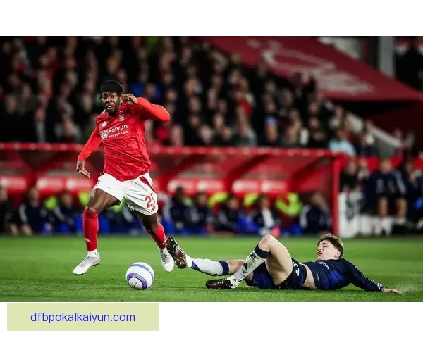 英超森林复兴：诺丁汉森林本赛季表现稳健竞争力增强